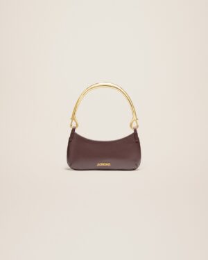 23E231BA063-3108-880_1_main.jpg Jacquemus Le Bisou mousqueton Carabiner strap shoulder bag.