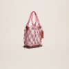 23E231BA110-3000-450_11.jpg Jacquemus Le petit filet Pralu Fishnet bag