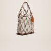 23E231BA111-3000-850_11.jpg Jacquemus Le filet Pralu Fishnet bag