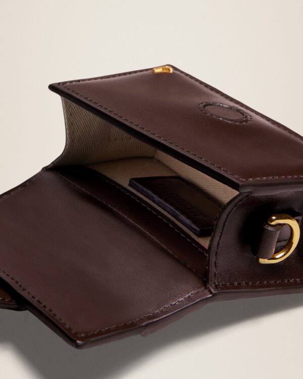 23E231SL036-3060-880_14.jpg Jacquemus Le petit Bambino Mini flap bag.