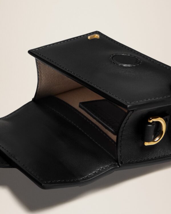 23E231SL036-3060-990_14.jpg Jacquemus Le petit Bambino Mini flap bag.