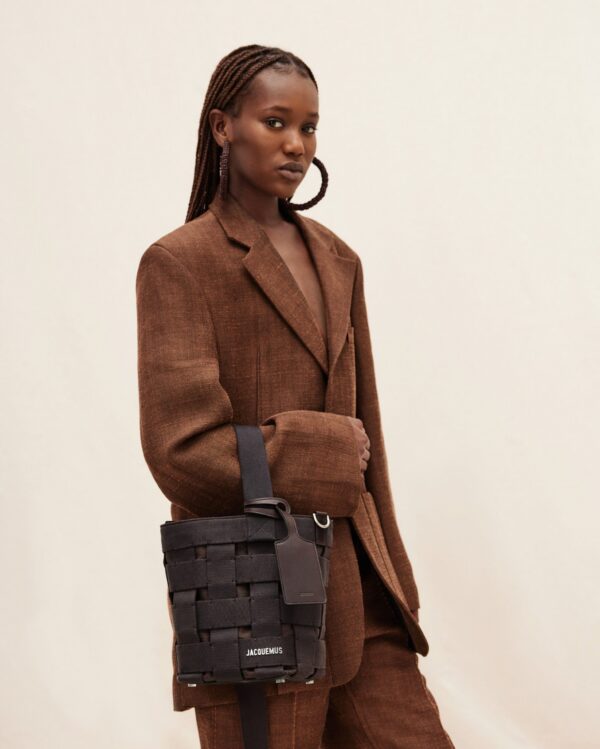 23E235BA086-3123-880_10-scaled-1.jpg Jacquemus Le seau Gros Grain Utility bucket bag.