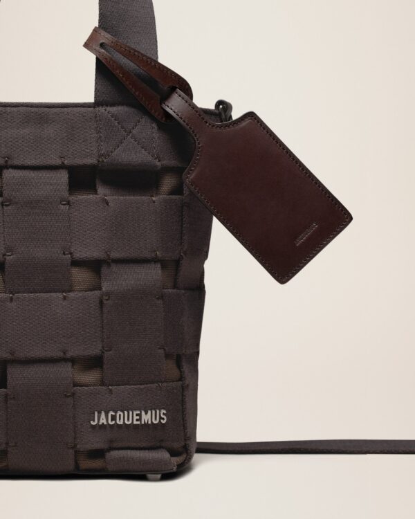 23E235BA086-3123-880_13.jpg Jacquemus Le seau Gros Grain Utility bucket bag.