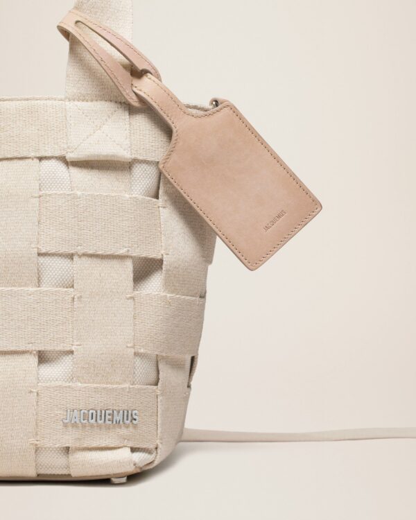 23E235BA086-3124-140_13.jpg Jacquemus Le seau Gros Grain Utility bucket bag.