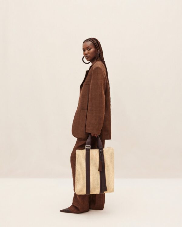 23E235BA090-3000-880_10-scaled-1.jpg Jacquemus Le tote panier Raffia tote bag.