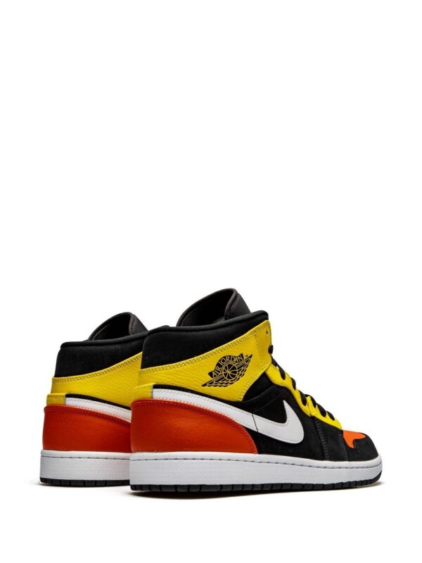 15600227_40787190_1000.jpg Jordan Air Jordan 1 Mid SE "Amarillo Orange" sneakers