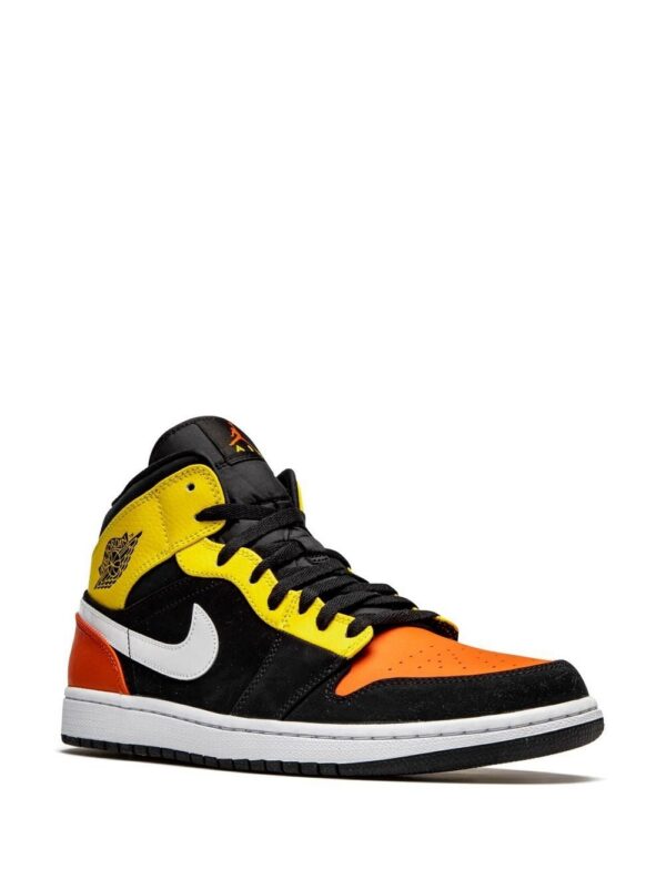 15600227_40787193_1000.jpg Jordan Air Jordan 1 Mid SE "Amarillo Orange" sneakers