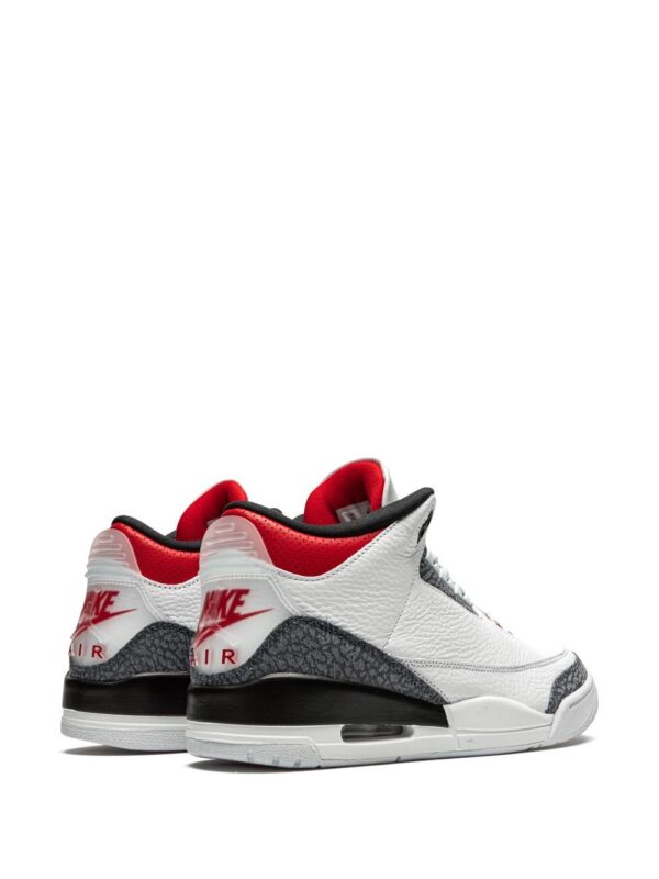 15757288_29840960_1000.jpg Jordan Air Jordan 3 Retro SE Denim "Fire Red Denim" sneakers