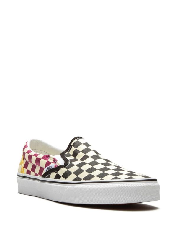 15823048_29034079_1000.jpg Vans Classic Slip-On sneakers