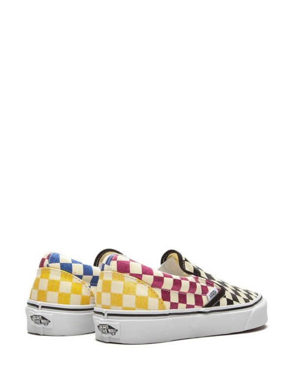 15823048_29034081_1000.jpg Vans Classic Slip-On sneakers