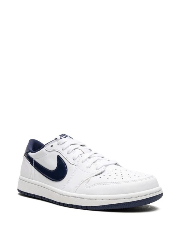 15944839_50379462_1000.jpg Jordan Air Jordan 1 Retro Low OG "Midnight Navy" sneakers