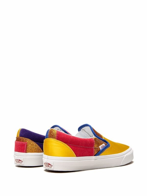 17808692_37477270_1000.jpg Vans Classic Slip-On "Pride" sneakers