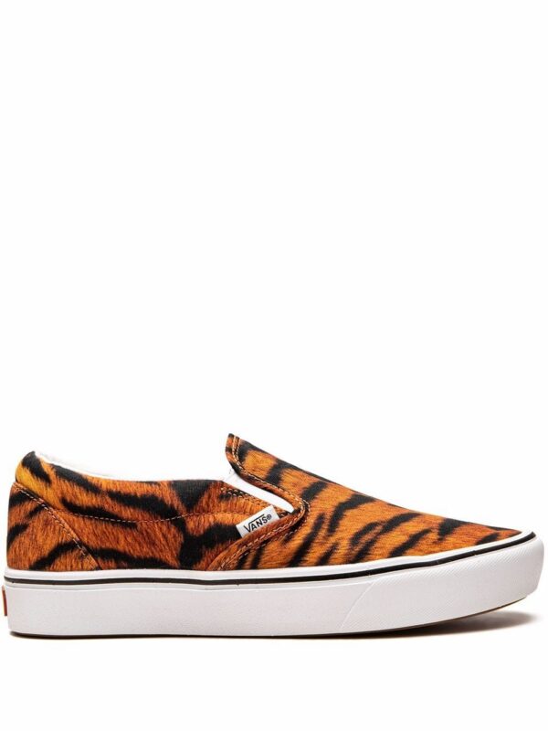 17943074_37990220_1000_1.jpg Vans ComfyCush Slip-On "Tiger" sneakers