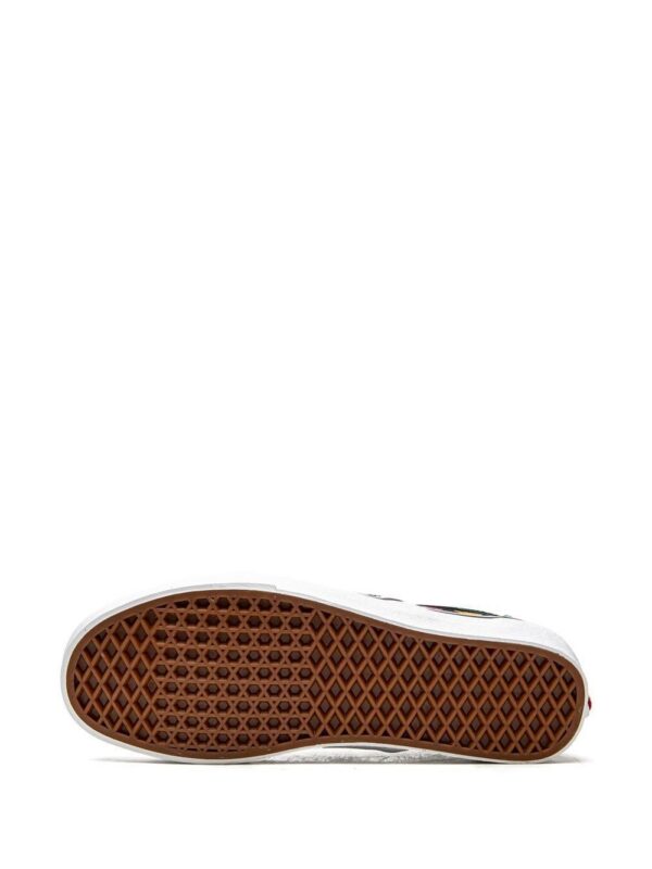 18443300_40063987_1000.jpg Vans UA Classic Slip-On sneakers