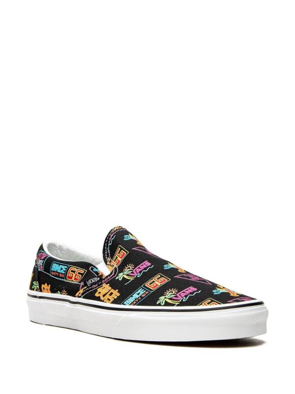 18443300_40064051_1000.jpg Vans UA Classic Slip-On sneakers