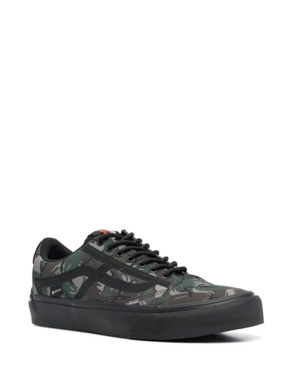 19241872_42382971_1000.jpg Vans camouflage-print low-top sneakers