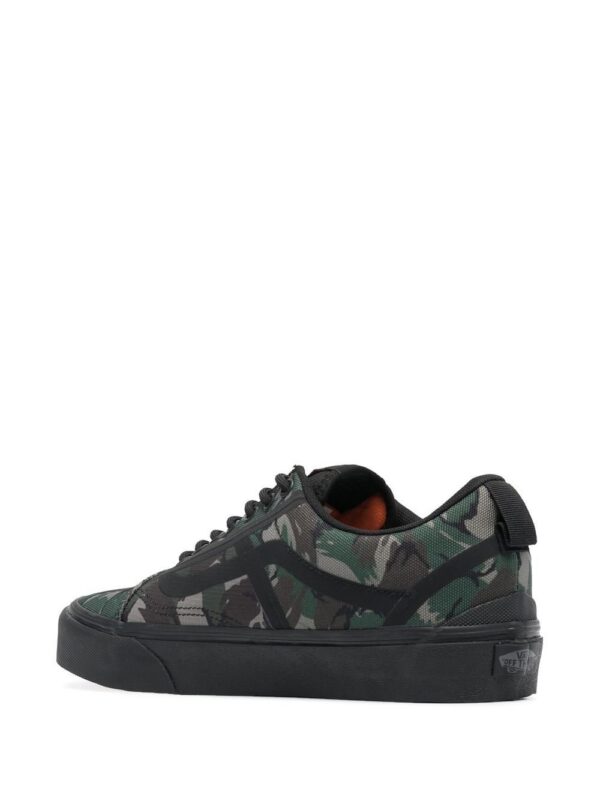 19241872_42382976_1000.jpg Vans camouflage-print low-top sneakers