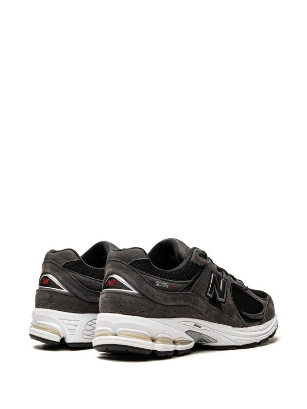 19525310_43518219_1000_564da39e-6fa3-4f53-886d-e8d605b4089f.jpg New Balance 2002 "Dark Grey" sneakers