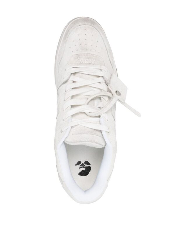 19527453_43581962_1000.jpg Emporio Armani logo-patch low-top sneakers