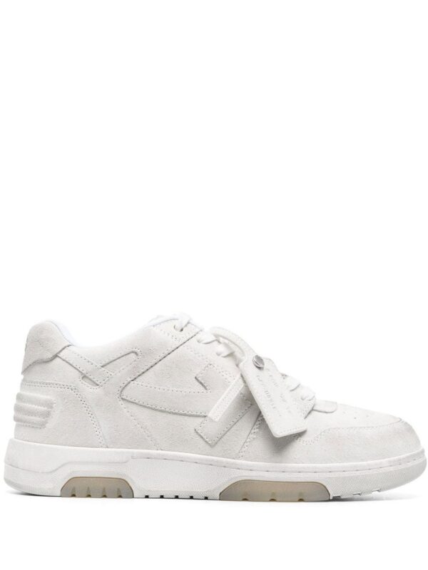 19527453_43581963_1000_a2bd057f-1f0e-4d77-820b-996d4402cbb8.jpg Emporio Armani logo-patch low-top sneakers