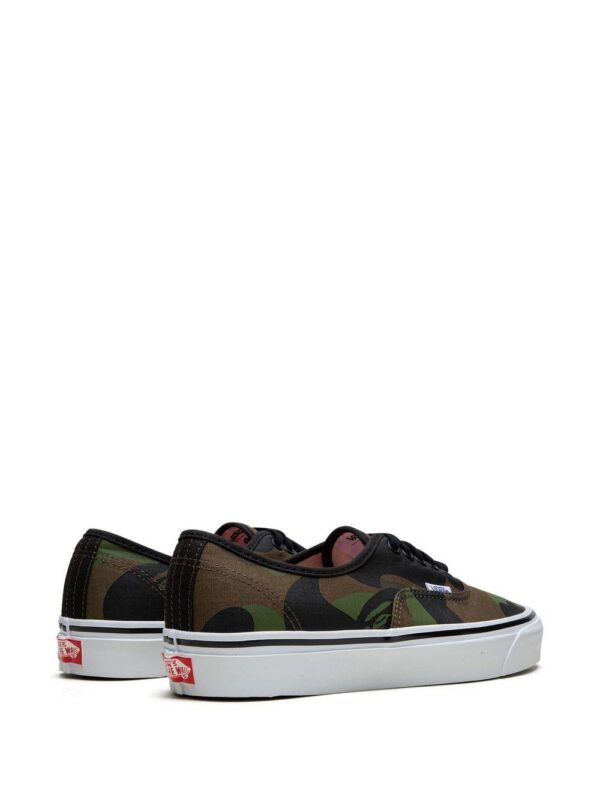 19733333_44114306_1000.jpg Vans x BAPE Authentic 44 DX "First Camo" sneakers