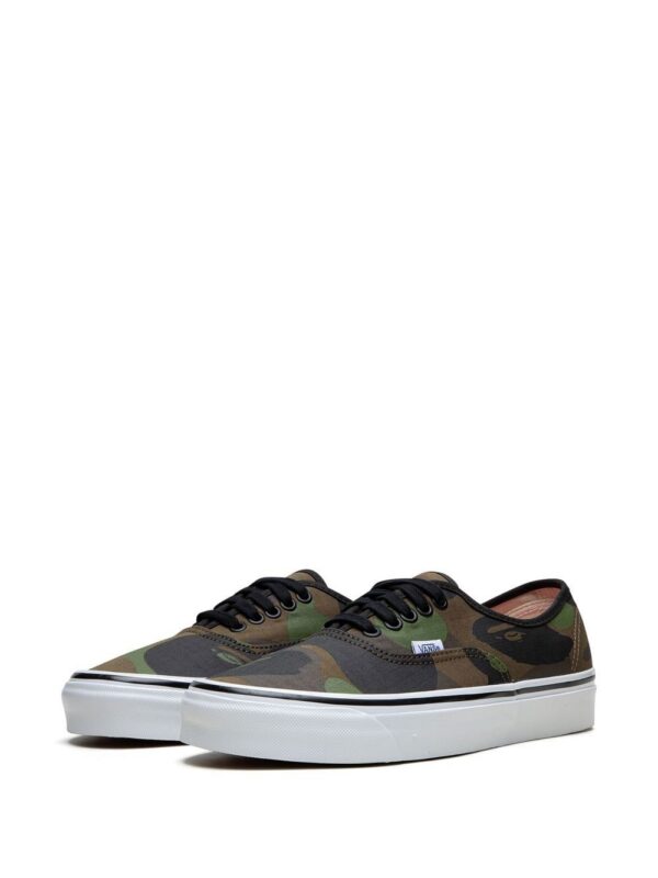 19733333_44115381_1000.jpg Vans x BAPE Authentic 44 DX "First Camo" sneakers