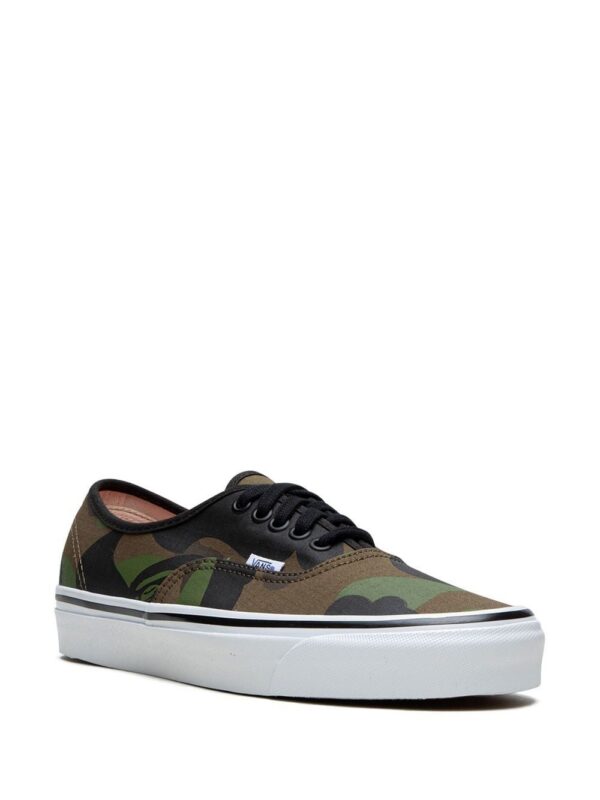 19733333_44116059_1000.jpg Vans x BAPE Authentic 44 DX "First Camo" sneakers
