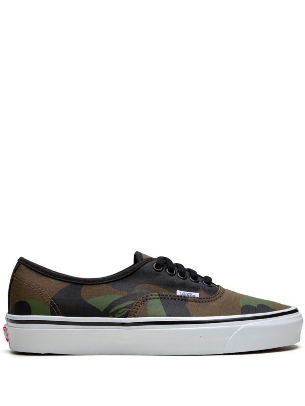 19733333_44116066_1000.jpg Vans x BAPE Authentic 44 DX "First Camo" sneakers