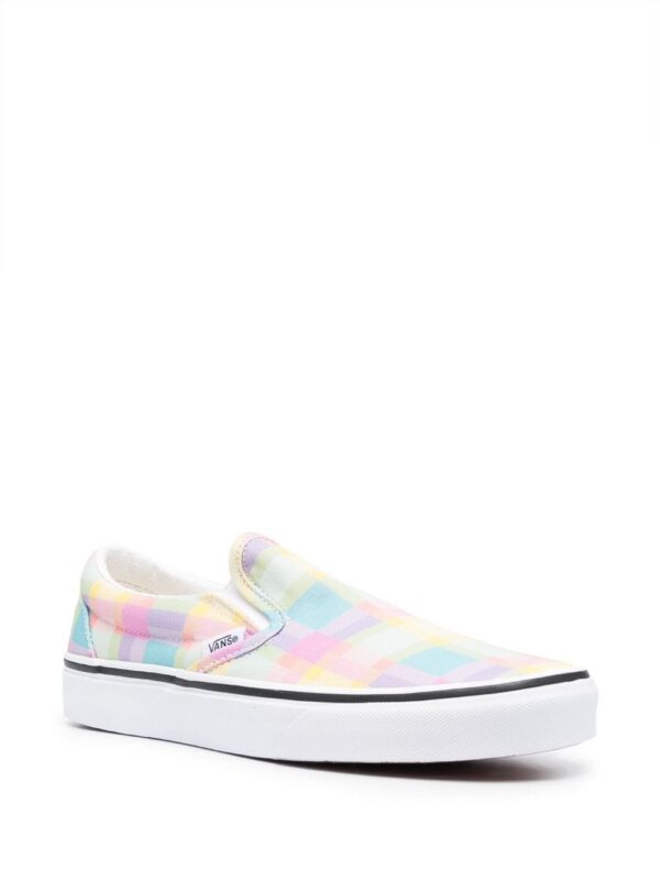 19895032_50201107_1000.jpg Vans Slip-On checkerboard-print sneakers