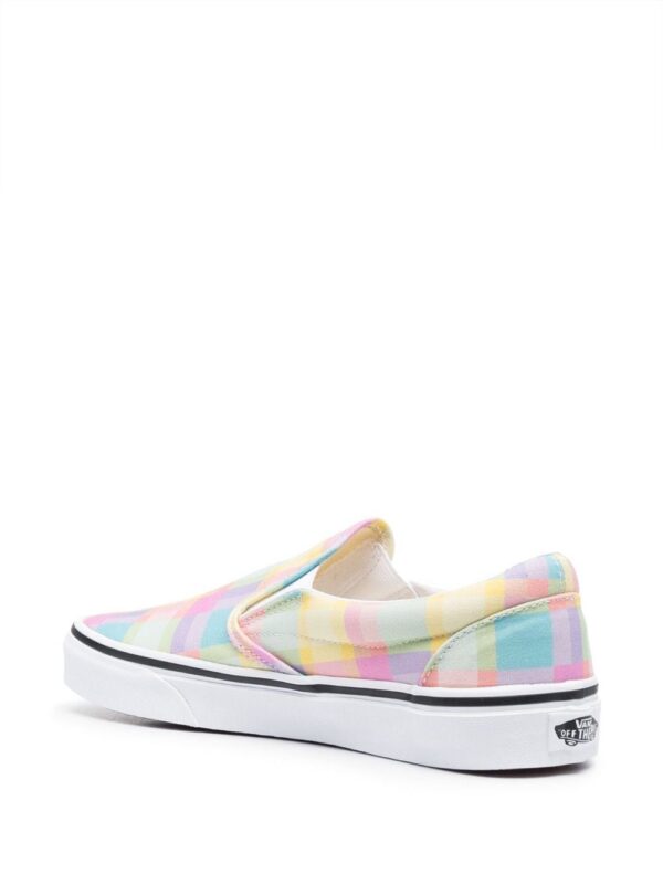 19895032_50201109_1000.jpg Vans Slip-On checkerboard-print sneakers