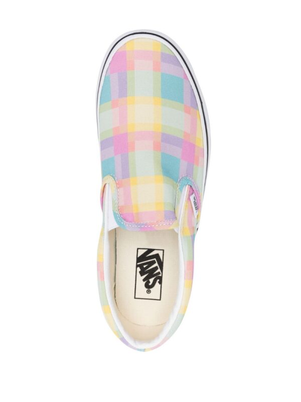 19895032_50239229_1000.jpg Vans Slip-On checkerboard-print sneakers