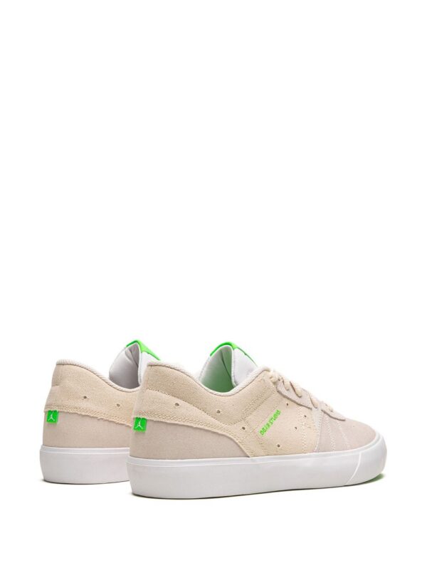 19922475_44684683_1000.jpg Jordan Series 06 low-top sneakers
