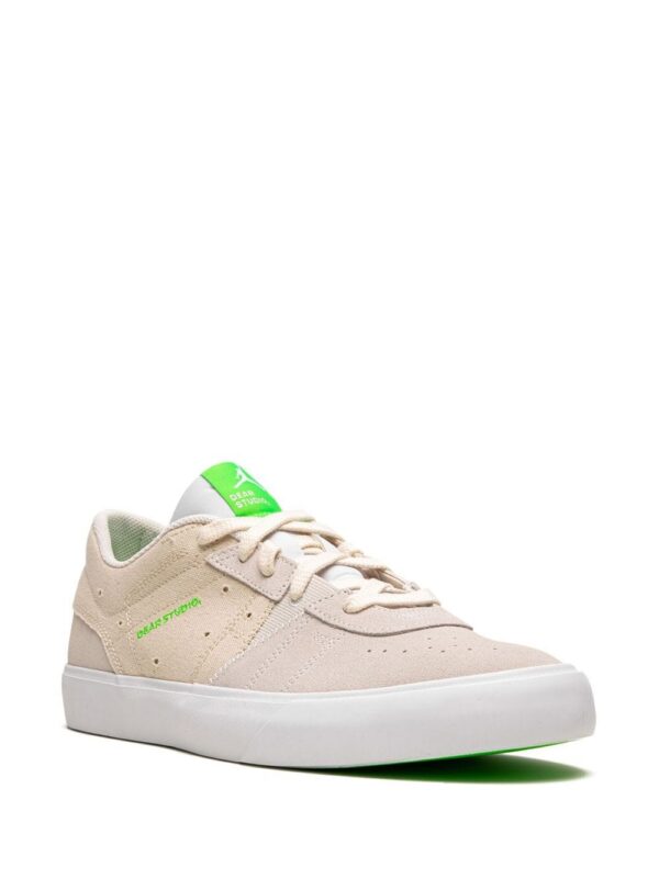19922475_44684687_1000.jpg Jordan Series 06 low-top sneakers