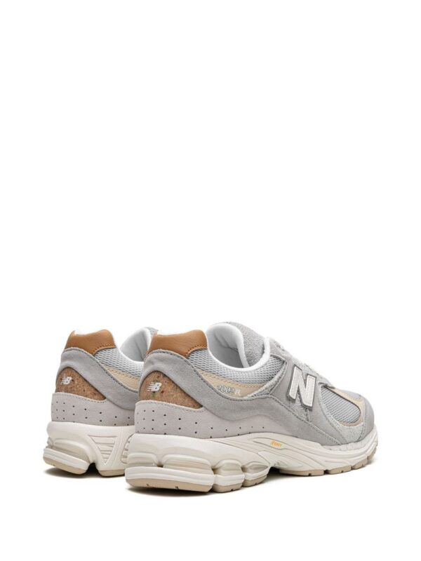 20268017_50804252_1000.jpg New Balance 2002R "Concrete" sneakers