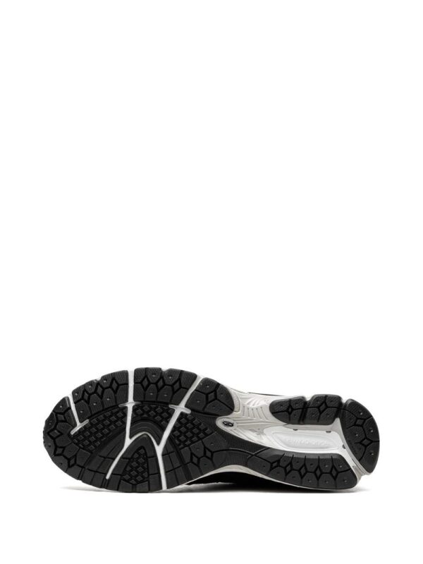 20839694_50679725_1000.jpg New Balance 2002RX "GORE-TEX" sneakers