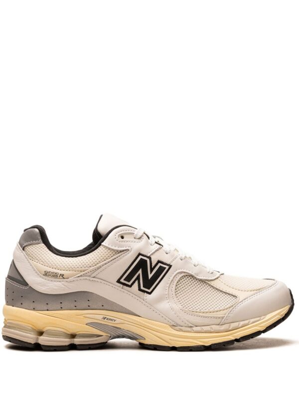 21586650_52310724_1000.jpg New Balance x thisisneverthat 2002R sneakers