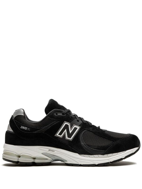 21788753_51590239_1000.jpg New Balance 2002R "Noir" sneakers