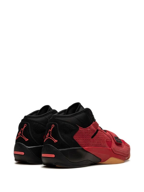 22106781_51851849_1000.jpg Jordan Zion 2 "Raging Bull" sneakers