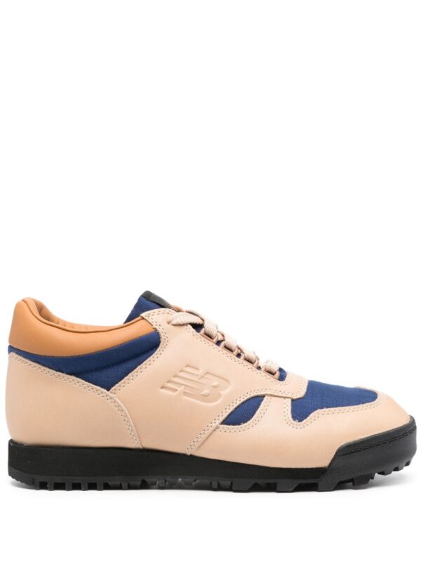 22259616_52080434_1000.jpg New Balance Rainier panelled sneakers