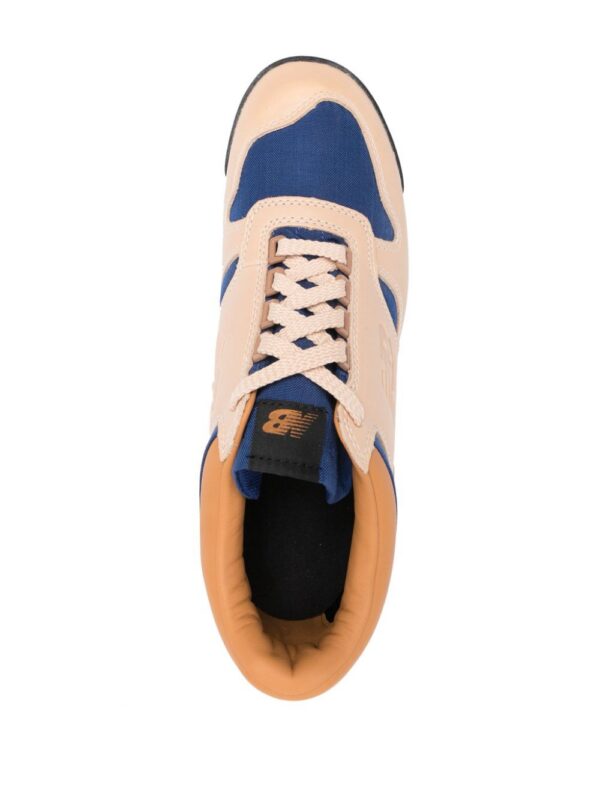 22259616_52080435_1000.jpg New Balance Rainier panelled sneakers