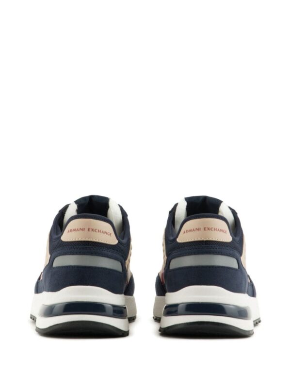 22406381_52637170_1000.jpg Armani Exchange logo-print low-top sneakers