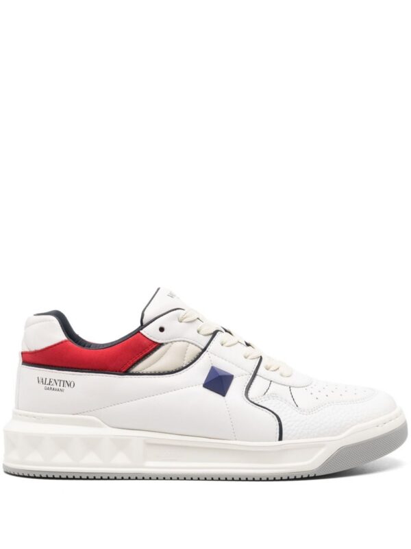 22992778_53263629_1000.jpg Valentino Garavani One Stud leather sneakers