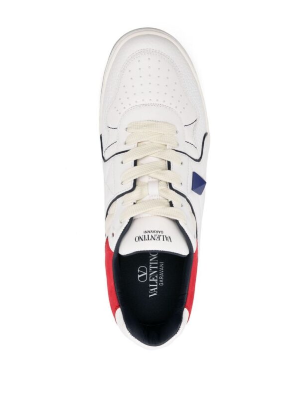 22992778_53263642_1000.jpg Valentino Garavani One Stud leather sneakers