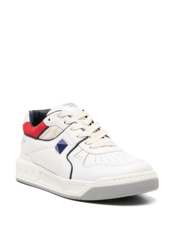 22992778_53263646_1000.jpg Valentino Garavani One Stud leather sneakers