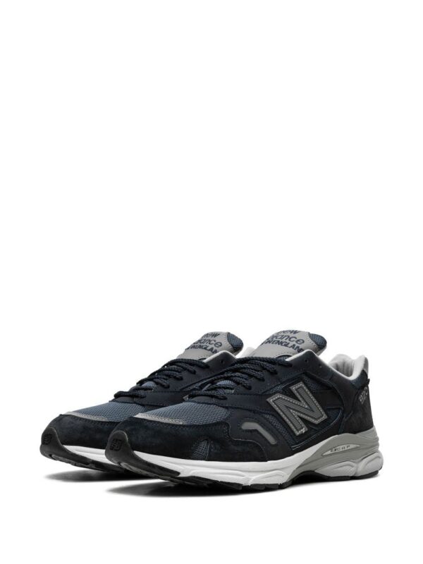 23061228_53185366_1000.jpg New Balance 920 suede sneakers