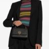 24006599_54093405_1000.jpg Michael Kors logo-plaque leather tote bag