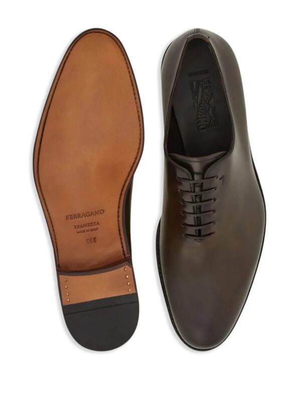 25852004_55869158_1000.jpg Ferragamo lace-up Oxford shoes