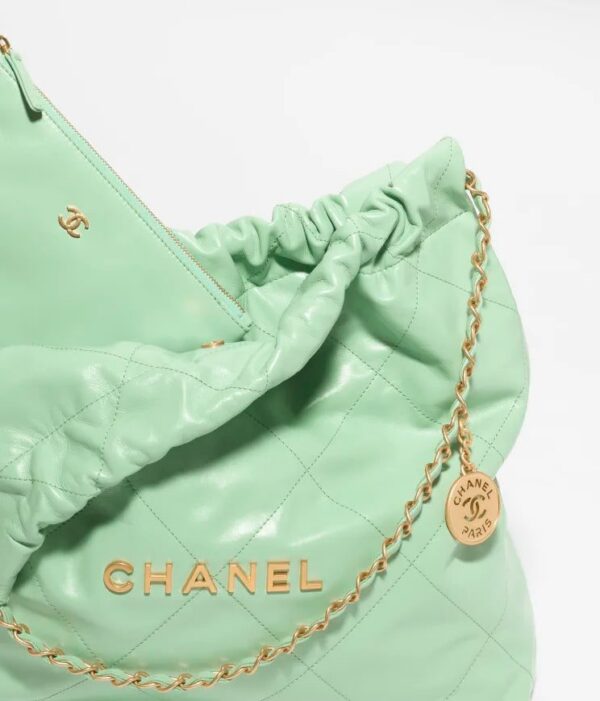 Chanel 22 Handbag