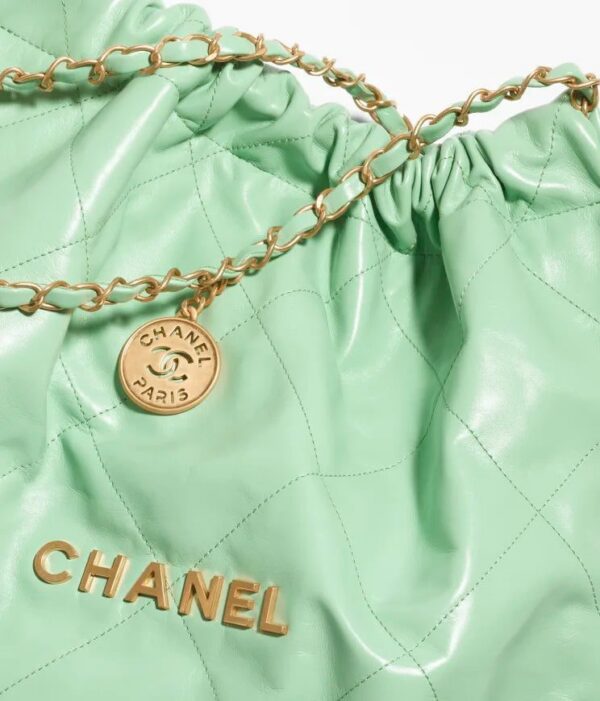 Chanel 22 Handbag