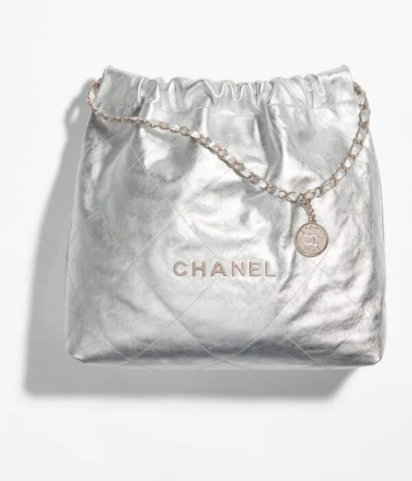 Chanel 22 Handbag